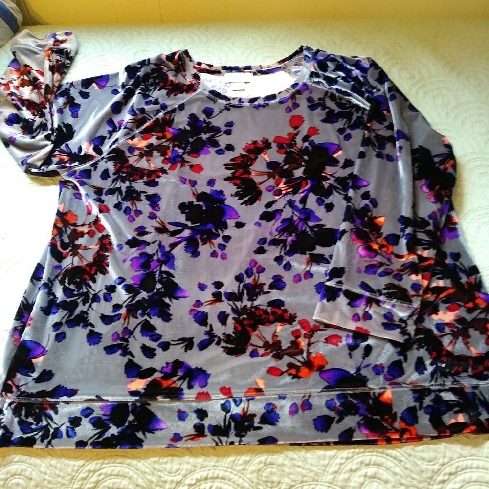Liz Claiborne velour top